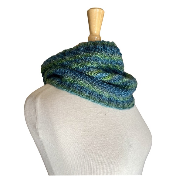 Hand Knit Blue and Green Winter Neck Cowl Scarf / Neck Warmer Wool Blend Yarn - Picture 7 of 7